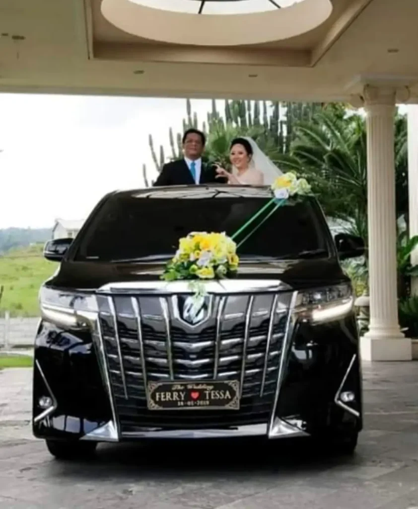 sewa-alphard-malang-3.webp