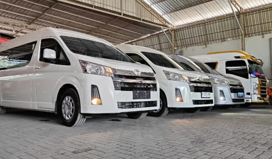 sewa mobil hiace premio malang dengan sopir profesional
