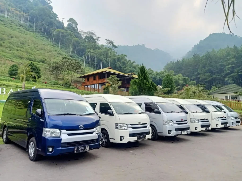 sewa mobil hiace malang cocok untuk perjalanan wisata ke malang