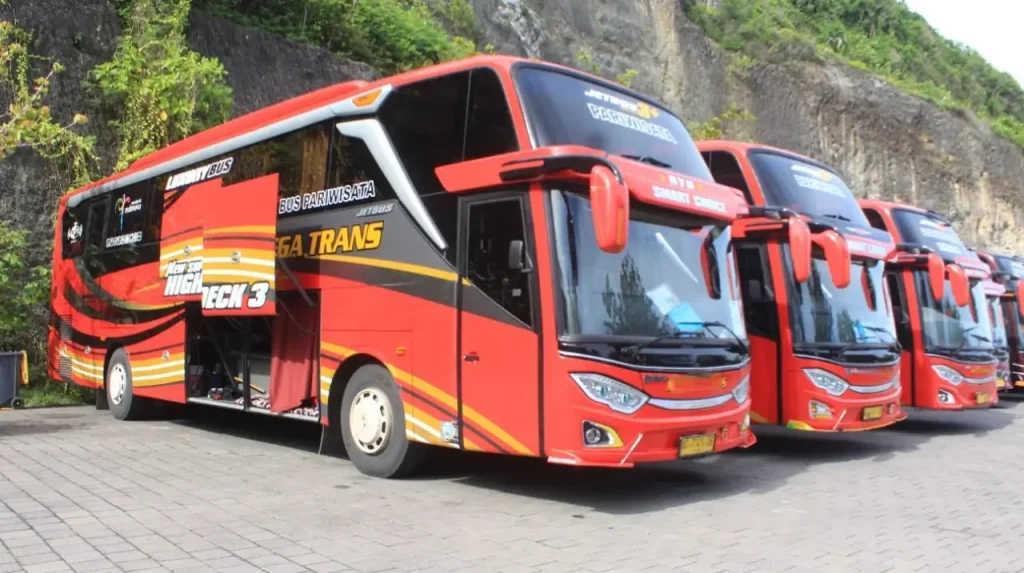 sewa-mobil-hiace-malang-9.webp